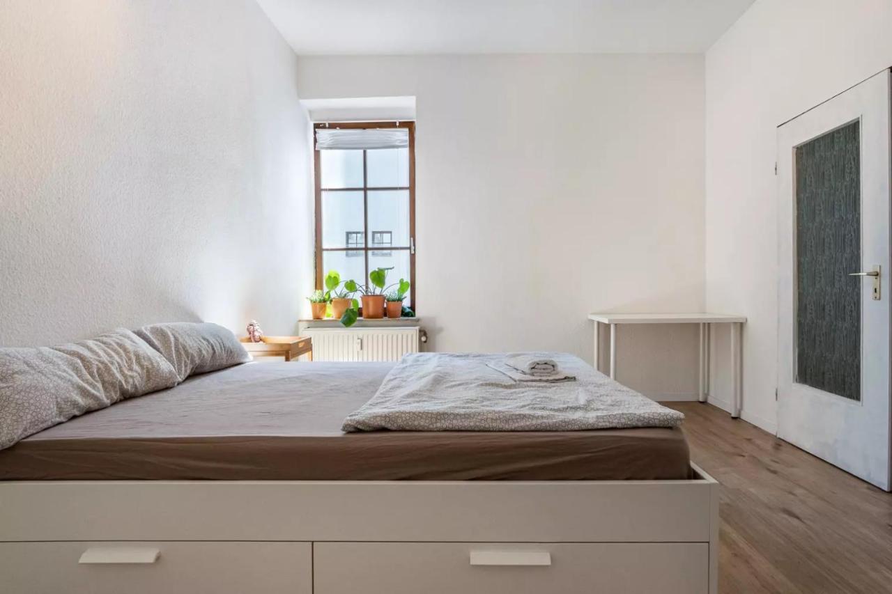 Next Home - Free Parking & Wifi - Badewanne Дуйсбург Екстер'єр фото