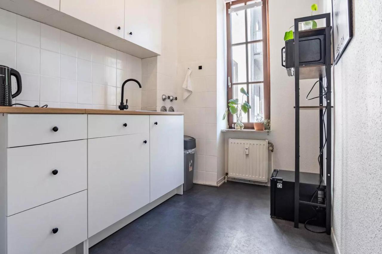 Next Home - Free Parking & Wifi - Badewanne Дуйсбург Екстер'єр фото