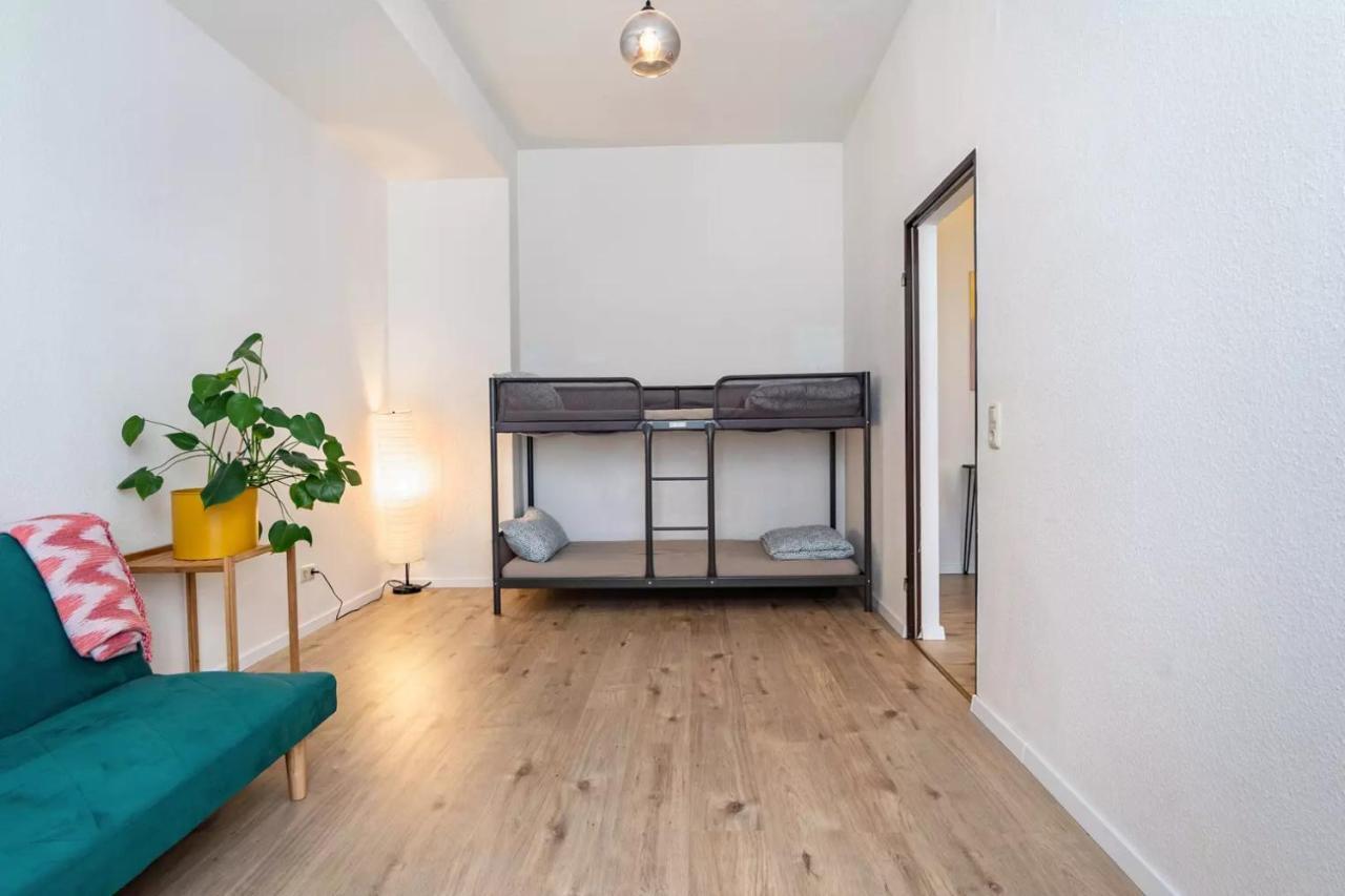 Next Home - Free Parking & Wifi - Badewanne Дуйсбург Екстер'єр фото