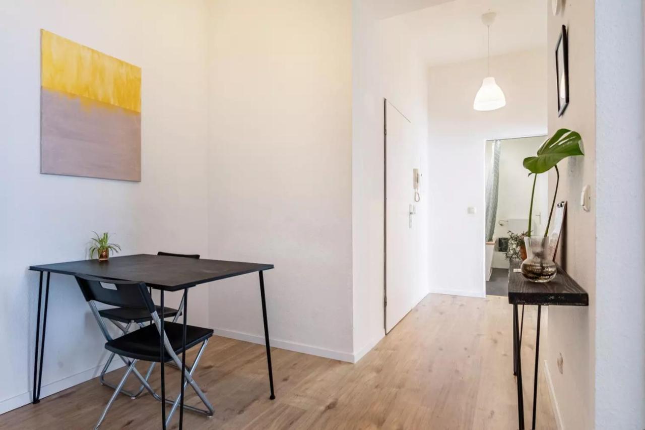 Next Home - Free Parking & Wifi - Badewanne Дуйсбург Екстер'єр фото