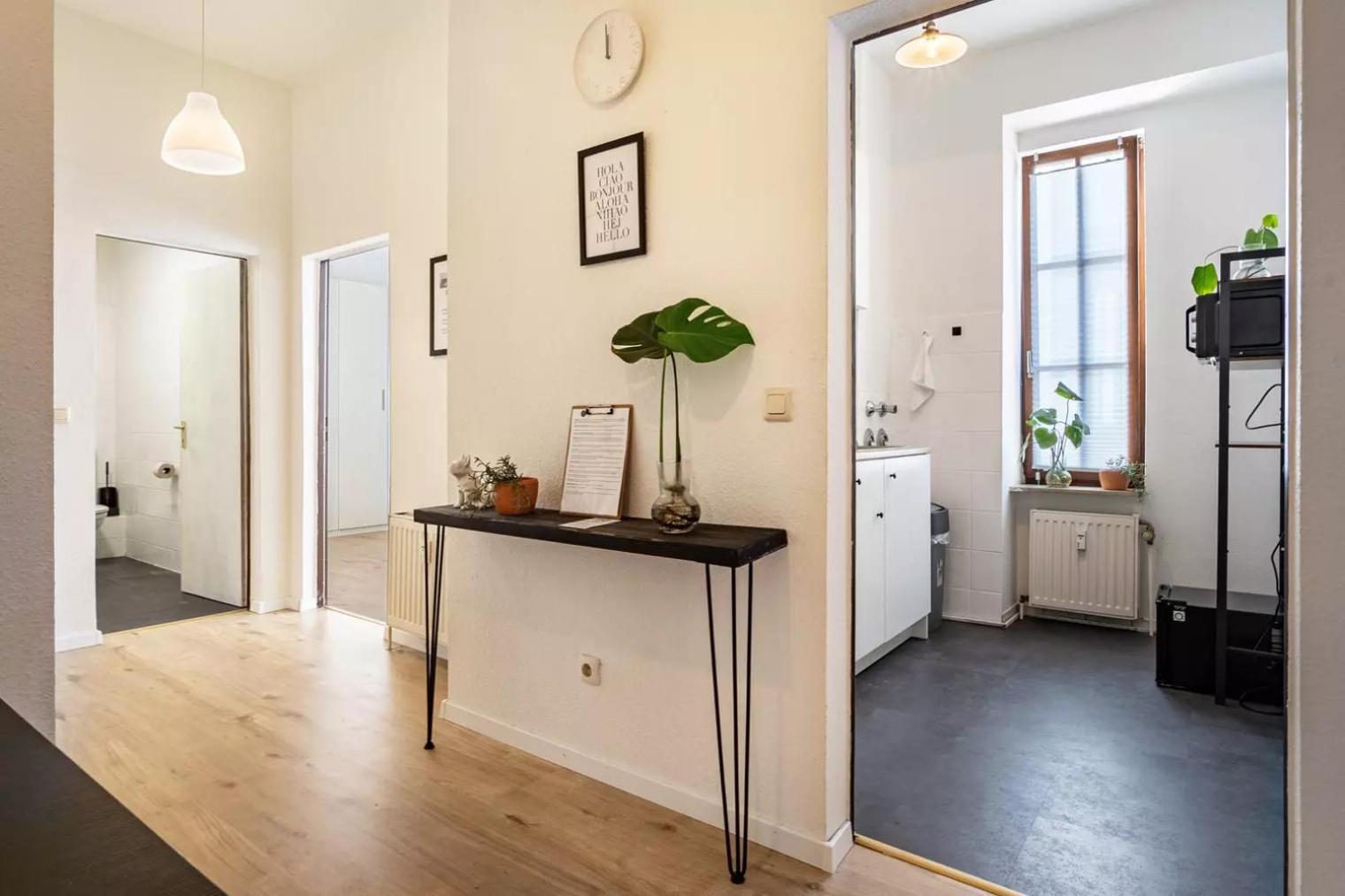 Next Home - Free Parking & Wifi - Badewanne Дуйсбург Екстер'єр фото